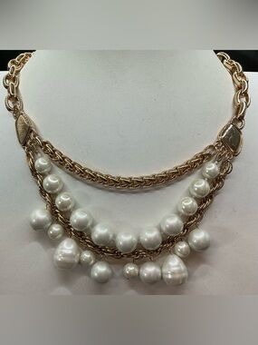KIN ROGERS GOLD TONE FAUX PEARL DROP STATEMENT NECKLACE